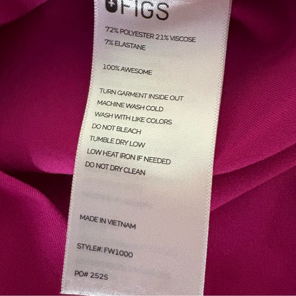 FIGS Raspberry Sorbet Scrub Set Jogger Scrub Pants & Scrub Top Size M - Picture 8 of 11